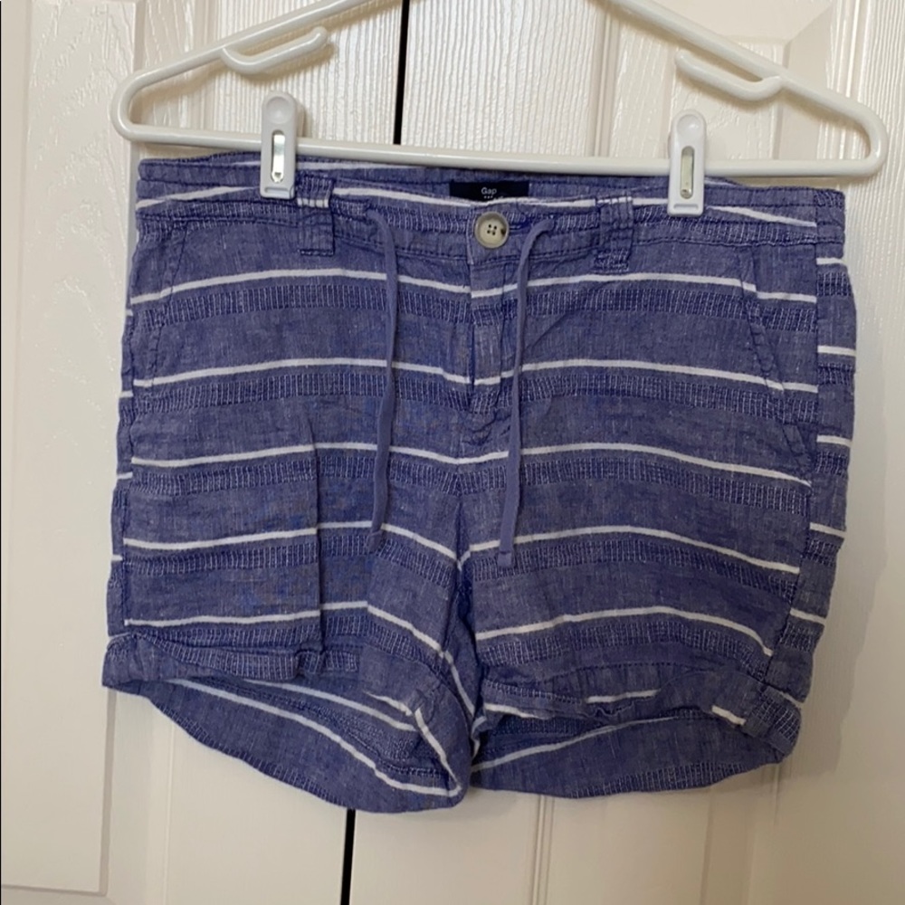 Women’s blue gap shorts